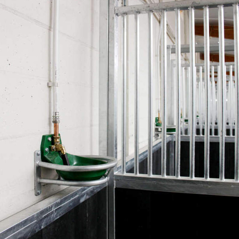 Suevia P12 Black Plastic Horse Drinking Bowl - Image 3