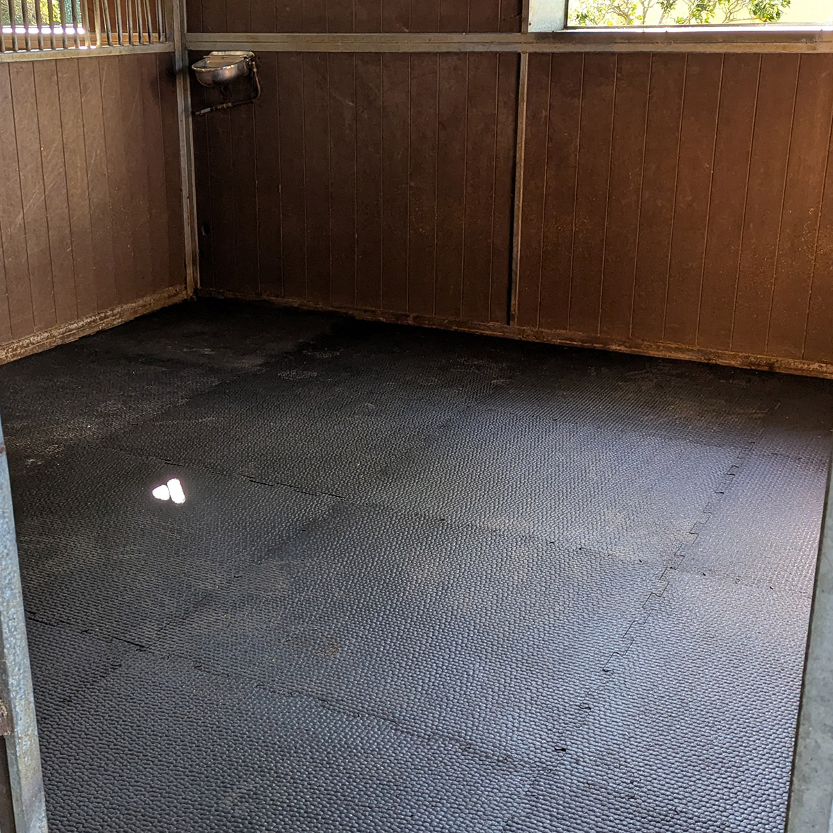 Belmondo Essential K16 Horse Rubber Mat - Image 3